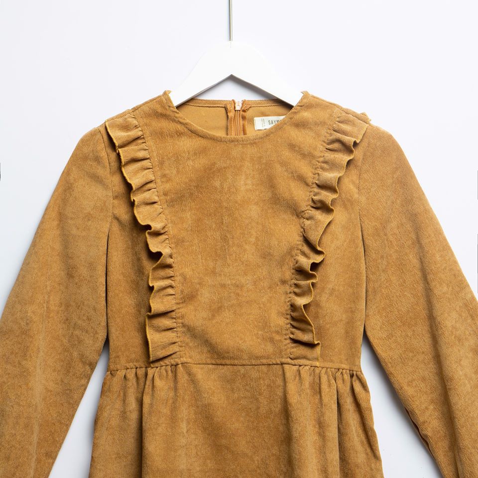 VÁY NHUNG NỮ BÈO FEMINIST