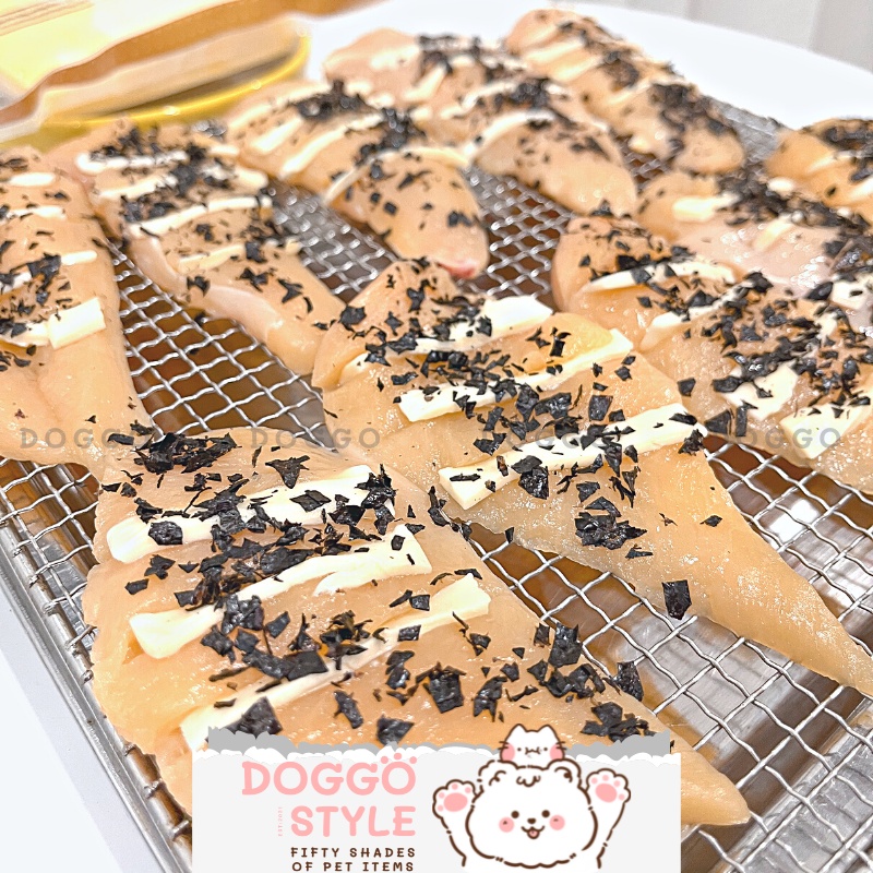 Treat Bánh Thưởng Cho Chó Mèo Phi Lê Gà Phủ Phô Mai và Rong Biển Sấy Khô DOGGO Homemade Không Chất Bảo Quản 50G