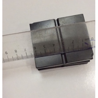Nam châm rãnh đen KT: 63x53x6mm
