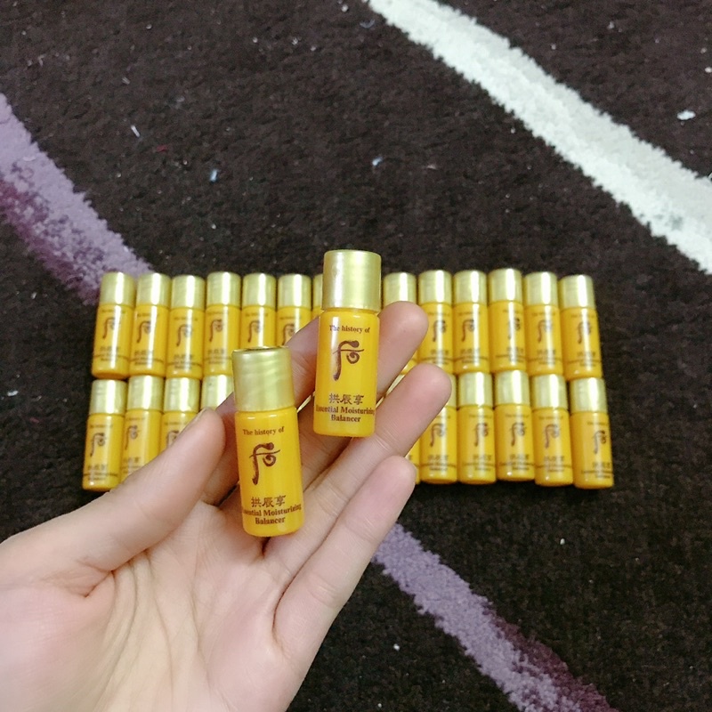 Cặp Nước Hoa Hồng Và Sữa Dưỡng Whoo Essential Moisturingzing Mini 5ml