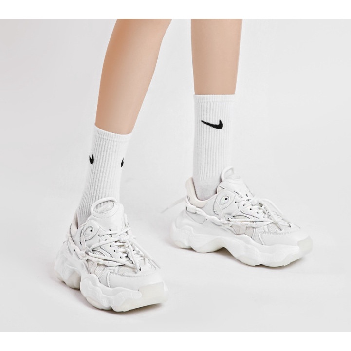 Vớ Adidas, Nike cao cổ Nam Nữ phong cách thể thao, trẻ trung, năng động.