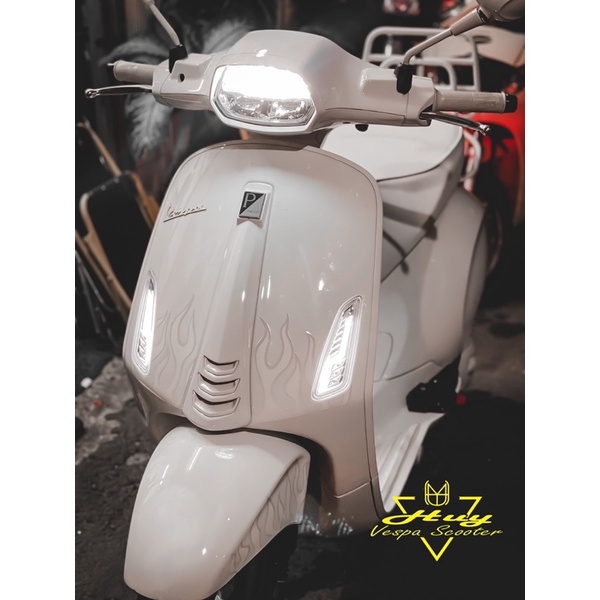 ĐÈN XINHAN VÀ ĐÈN HẬU TUN CLEAR CHO XE VESPA SPRINT VÀ PRIMA