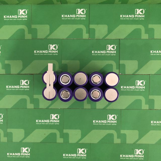 Kẽm hàn cell, lấy tải khối pin 2P, tại P- và P+.