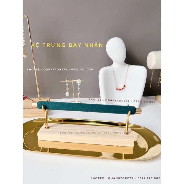 Kệ trưng bày nhẫn sang trọng