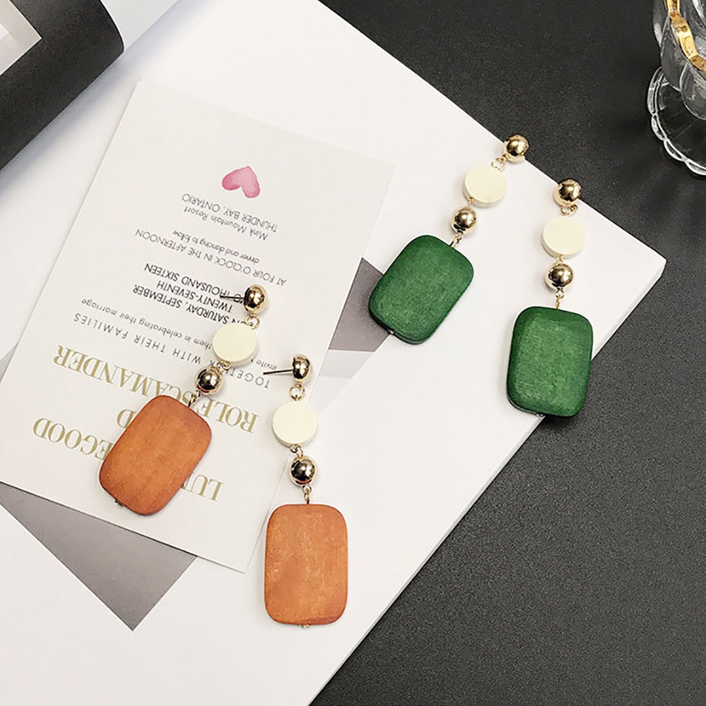 Hoa tai dáng dài theo phong cách retro thời trang dành cho nữ