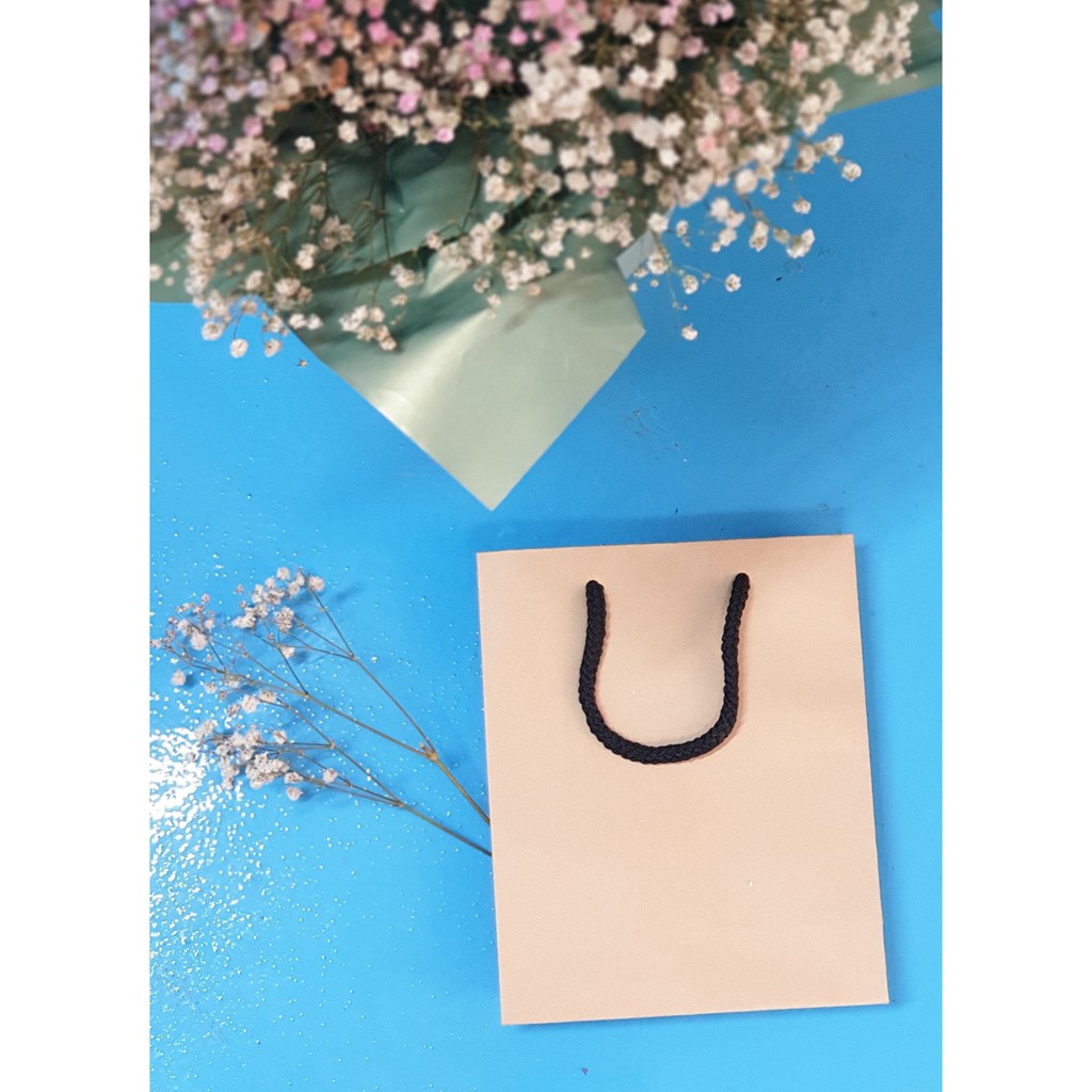 Túi giấy đựng mỹ phẩm KT07 kích thước 18 x 14.5 x 6cm
