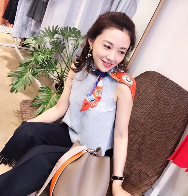 Khăn quấn túi xách chữ cái - Maben