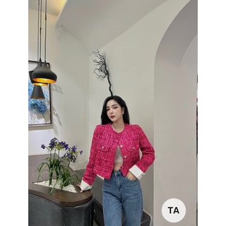 Áo khoác dạ tweed màu hồng ánh nhũ ống tay phối viền sơ mi
