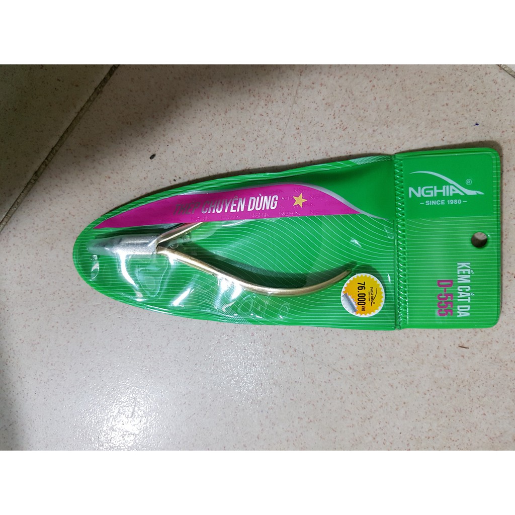 Kềm Nghĩa D555 cắt da
