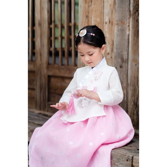 Hanbok cho bé gái