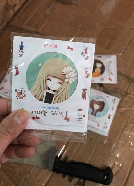 Gương trang điểm mini bỏ túi siêu Cool