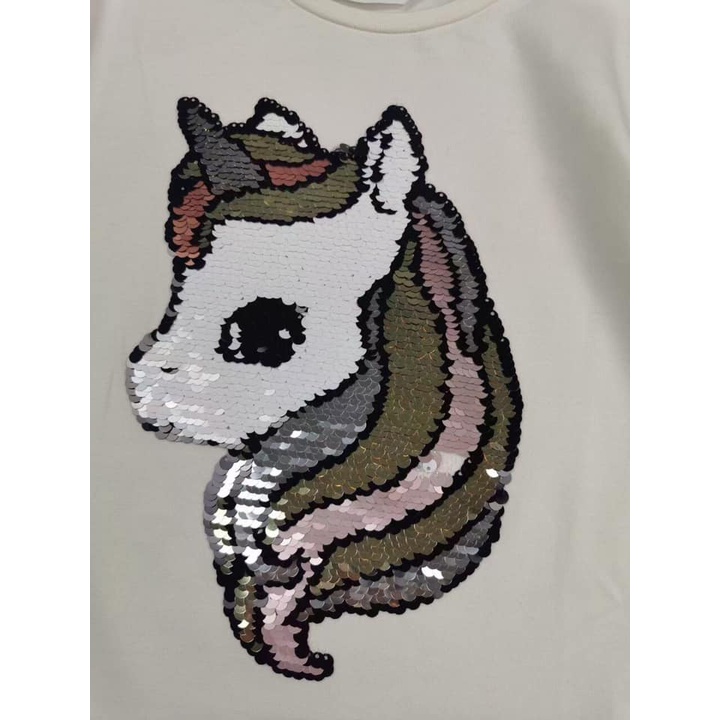 Aó cotton dài tay bé gái HM đính kim sa lật hình ngựa poly giao màu ngẫu nhiên