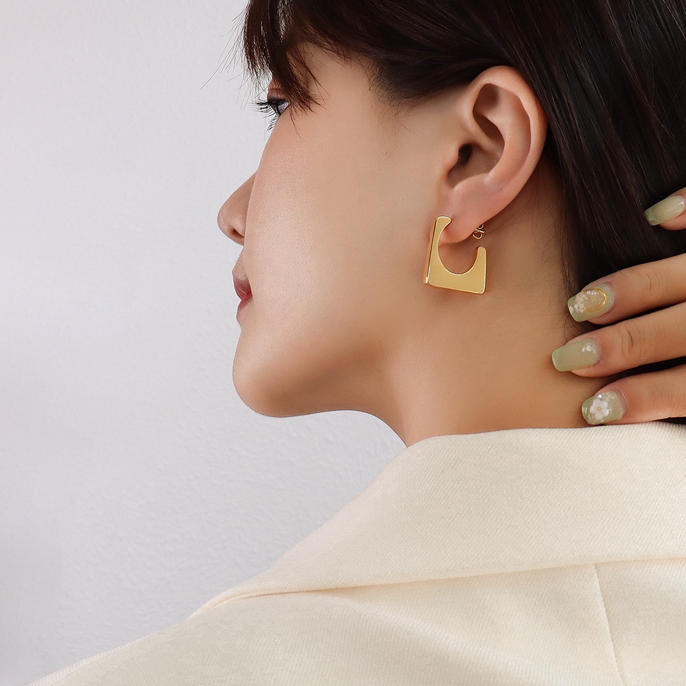 Bông tai hình vuông bằng thép titan mạ vàng 18K phong cách Pháp thời trang