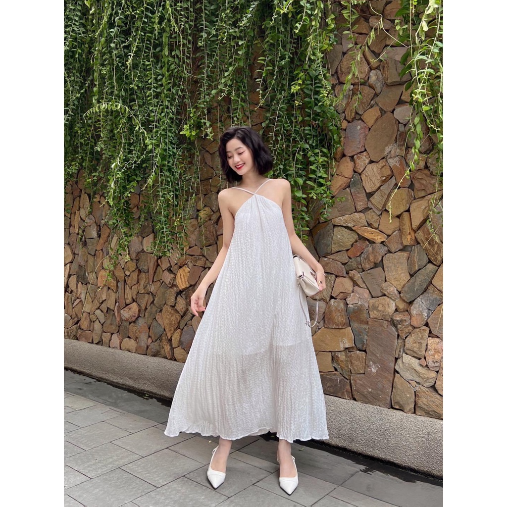 Đầm maxi cổ yếm hở lưng,  Đầm Midi Ren cổ yếm xoè rộng | BigBuy360 - bigbuy360.vn