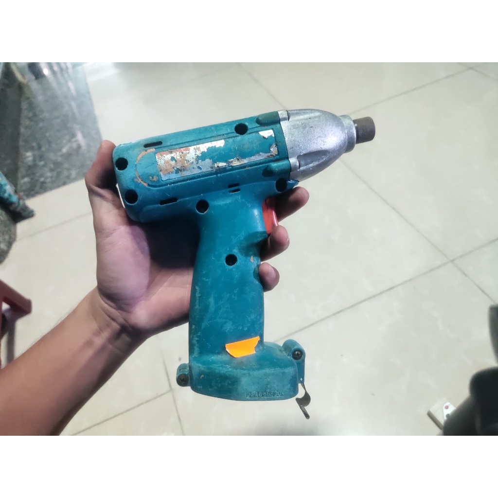 Máy bắn vít pin Nhật bãi MAKITA 6913D 12V