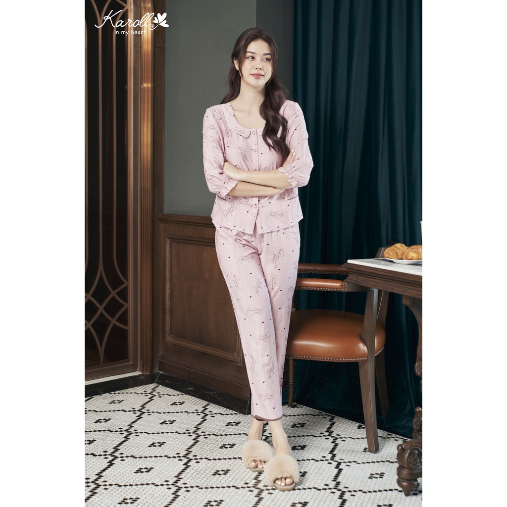 Bộ đồ mặc nhà nữ Karoll chất linen cổ sen hoạ tiết ,thấm hút mồ hôi NH22.078