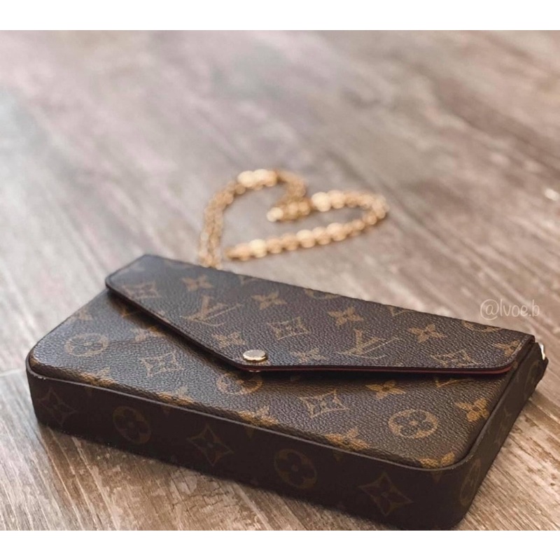 Túi quai xích lv.kèm 2 ví nhỏ size22cm fullbox