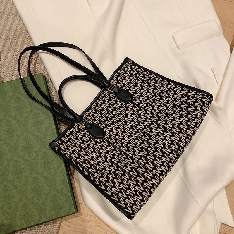 Miễn Phí Vận Chuyển Túi Xách Michael Kors Đựng Laptop 14-Inch Cho Nữ