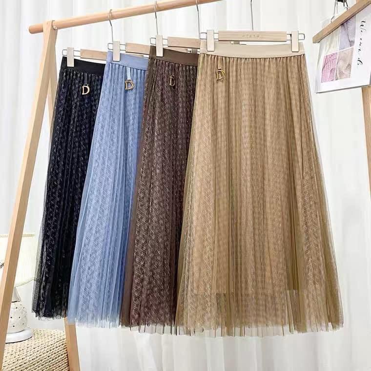 G34. 2275. CHÂN VÁY REN CÀI CHỮ D