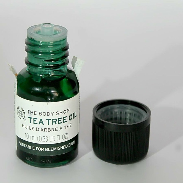 Tinh dầu trà Tea tree oil của The body shop