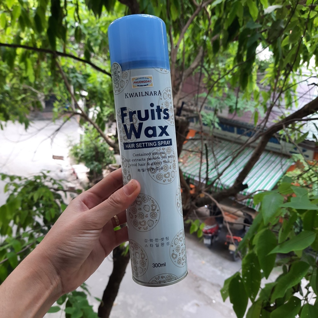 Gôm xịt tạo kiểu tóc mềm, giữ nếp lâu Welcos Fruit Wax Hair Spray Hair Setting Spray 300ml