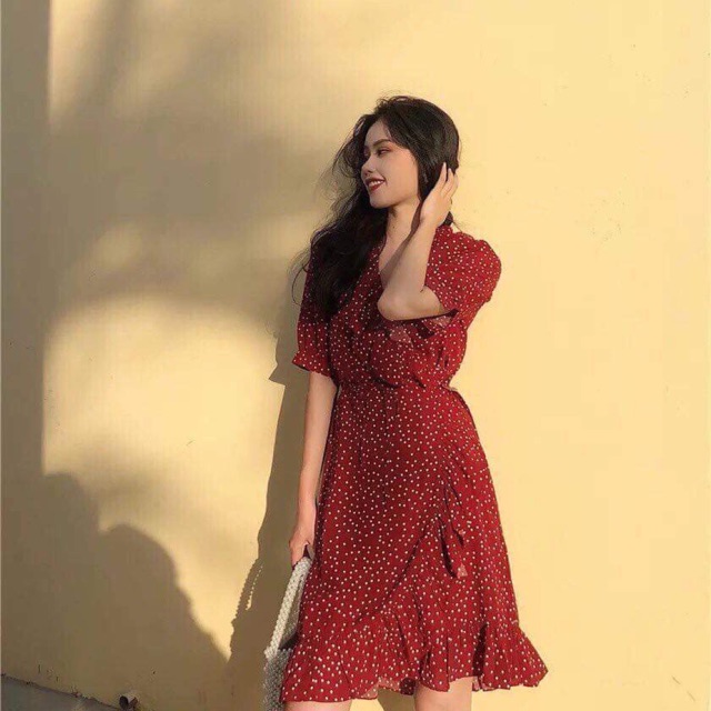 Váy đỏ Phuc