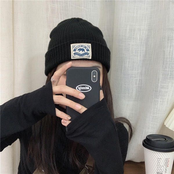 Mũ len màu xanh dương đậm thời trang thu đông Hàn Quốc 2021