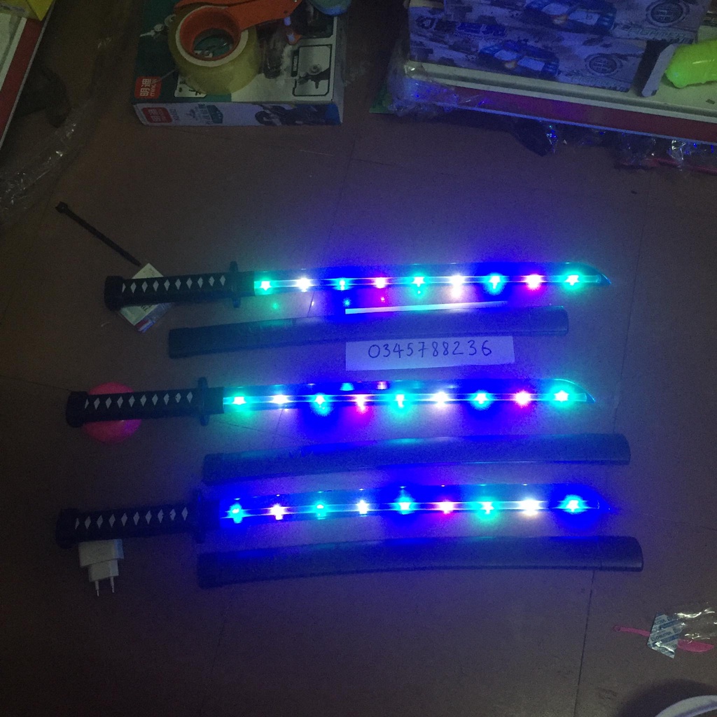 Đồ Chơi Kiếm phát sáng có âm thanh Katana , có Vỏ loại 1
