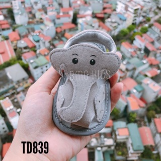 Sandal tập đi cho bé