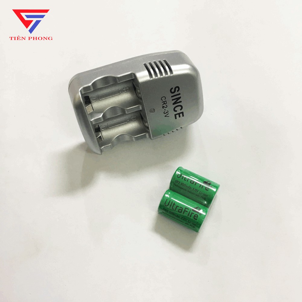 Bộ Máy Sạc Kèm 2 Pin CR2 Chính Hãng