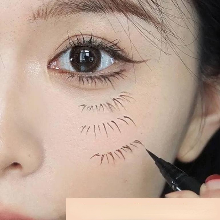 Bút Kẻ Mắt Dạng Lỏng Dễ Sử Dụng Chống Thấm Nước Và Mồ Hôi