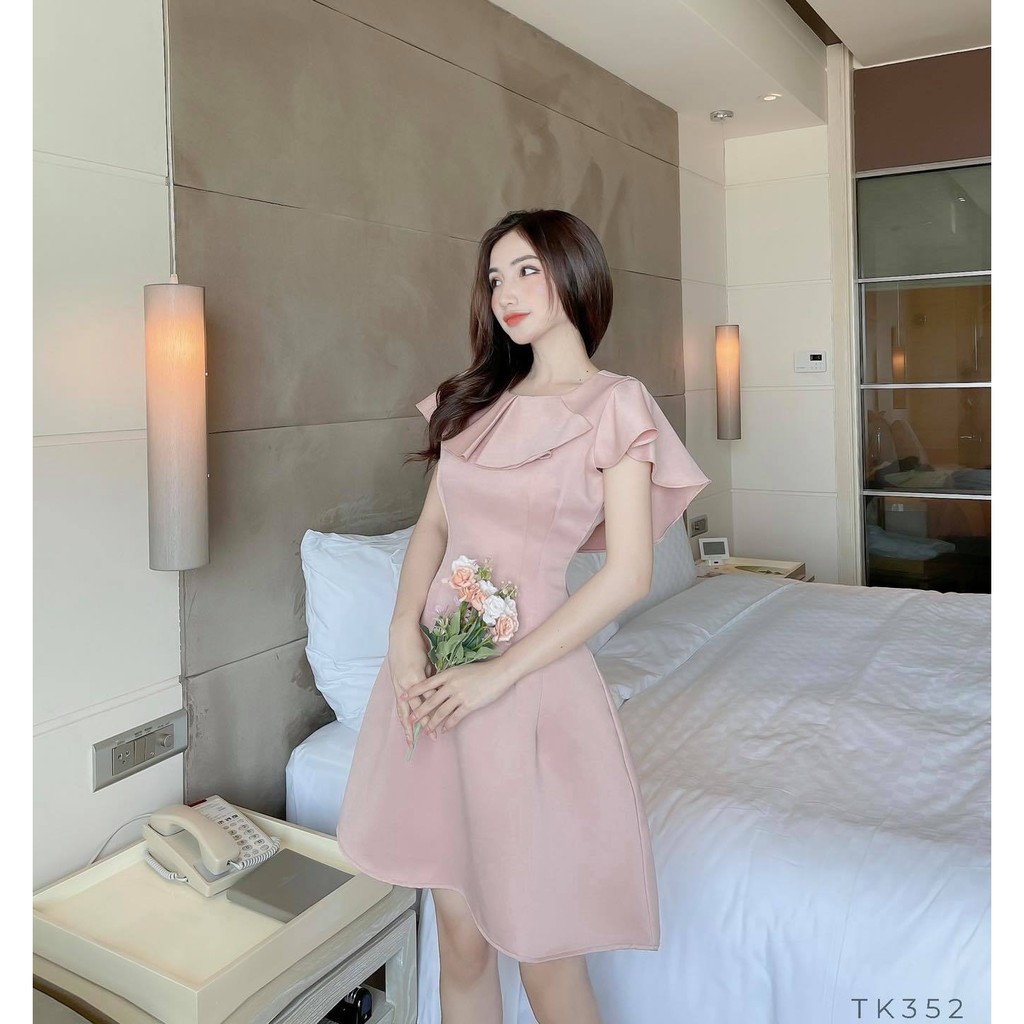 Đầm xoè gợn bèo