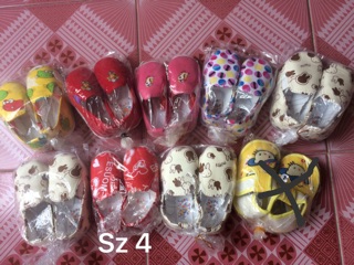 Giày slip on bé gái