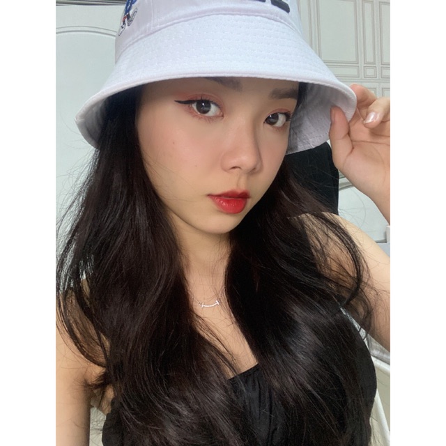 Nón bucket vành cụp phong cách