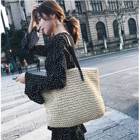 Túi cói mềm Tote đeo vai - hình chữ nhật - dây da màu đen