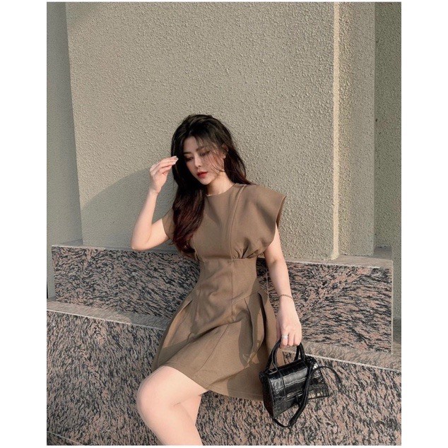 𝐂𝐎́ 𝐒𝐀̆̃𝐍. Váy Tay Hến Xoè Thắt Eo Hottrend