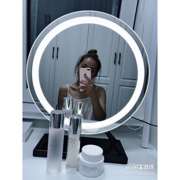 Gương trang điểm để bàn dáng tròn khung chân thẳng có đèn LED phong cách bắc âu. D50, Gương xoay 360° d45.