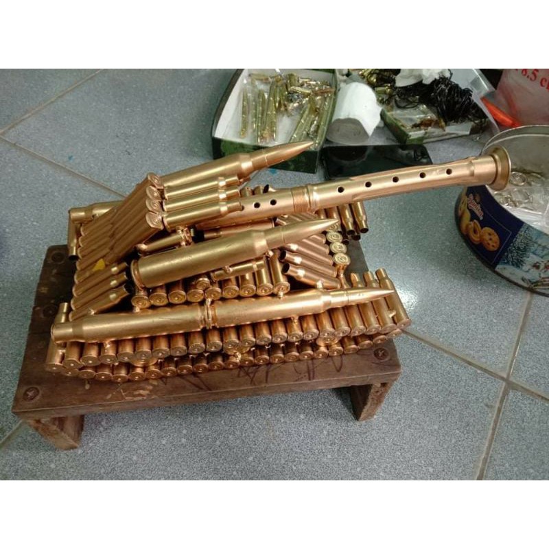 Xe tăng làm bằng vỏ đạn