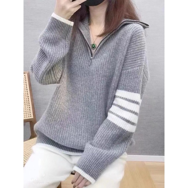Áo len nữ cổ cao có khoá kéo thương hiệu Thom Browne cao cấp chất liệu mềm mại và thoáng khí