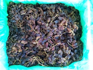 Nho khô nguyên cành úc 500g
