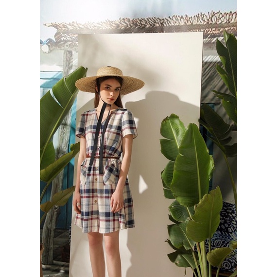 Thanh lý váy karo đũi cổ tim túi ốp size XS Adore
