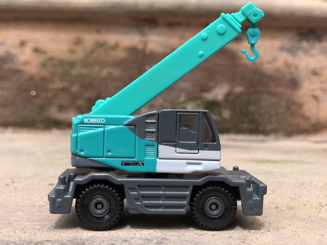 Xe cần cẩu mô hình Tomica Kobelco Crane - Xanh