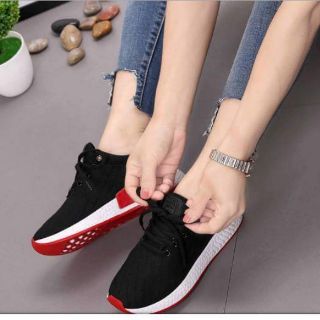 GIÀY SNEAKER HOT TREND 2017 AND 2018