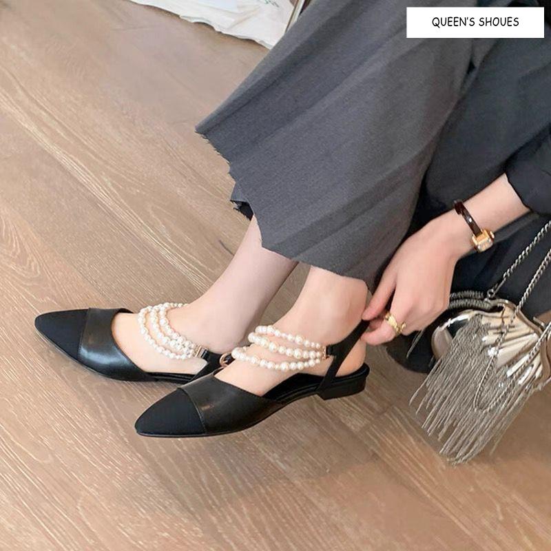 Giày Sandal Bít Mũi Đế Phẳng Đính Ngọc Trai Phong Cách Mới Mùa Hè Cho Nữ