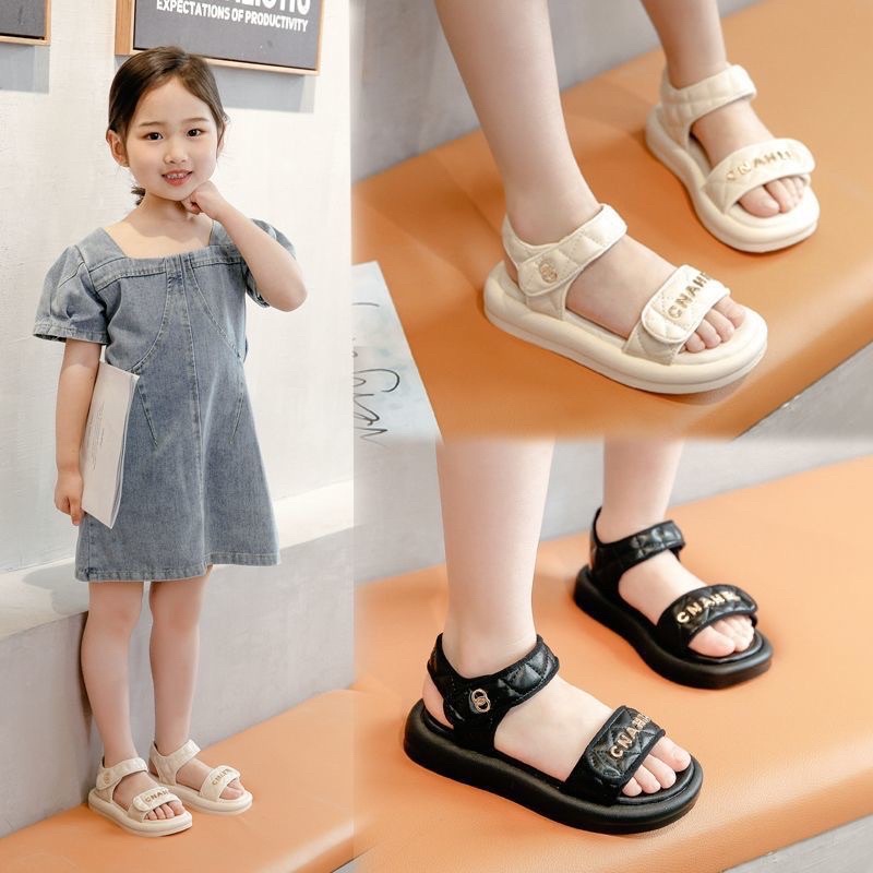 Dép quai hậu sandal cho bé gái từ 5 đến 15 tuổi. Hàng cao cấp đế nhẹ chất da đẹp. Màu đen và trắng thời trang.
