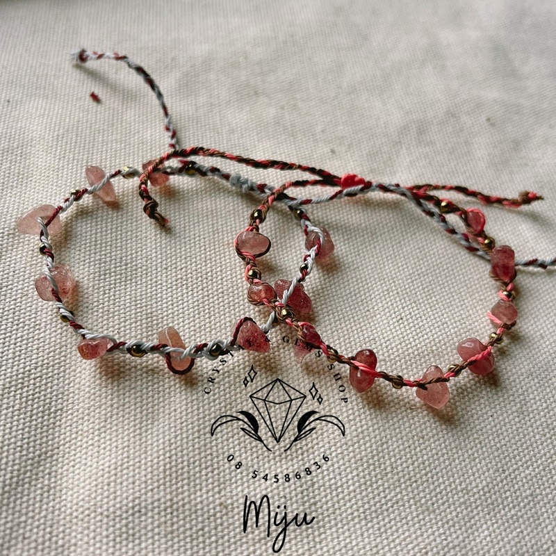 Vòng tay đan dây handmade đá thô màu hồng đỏ dâu STRAWBERRY QUARTZ