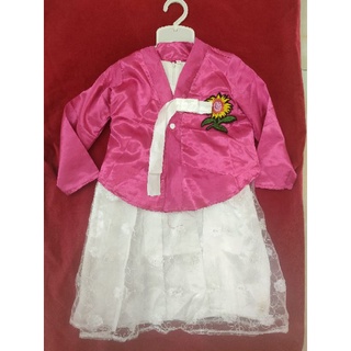 Váy ren kèm áo Hanbok
