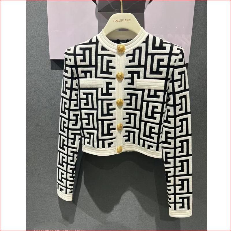 Áo dệt kim hoa văn 3d 2022 mùa thu đông tay dài đính khóa kim loại thời trang nữ