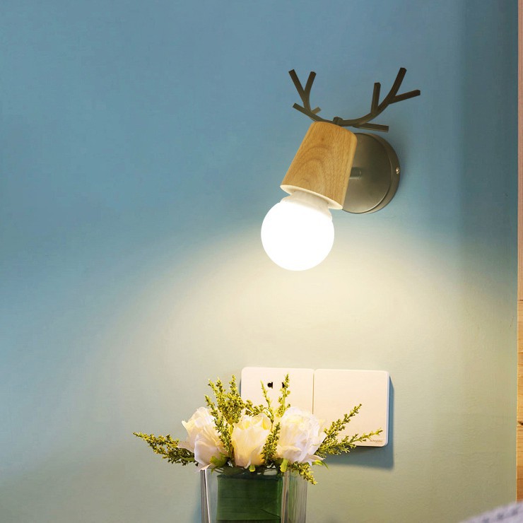 Đèn LED Antlers Đèn tường gỗ Phòng ngủ đơn giản và Đèn phòng trẻ em Lối đi Cầu thang sáng tạo Đèn tường Deer