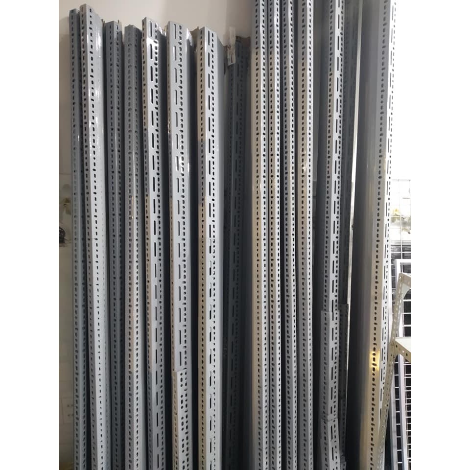 Thanh sắt v lỗ V4x6x3m dày 2.0li